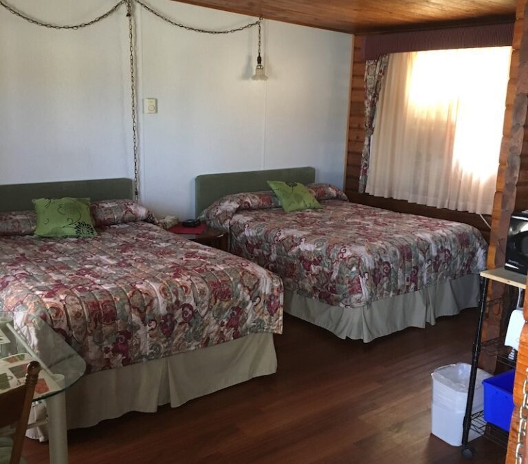 2 Double Beds Cabin Style (Room #22)